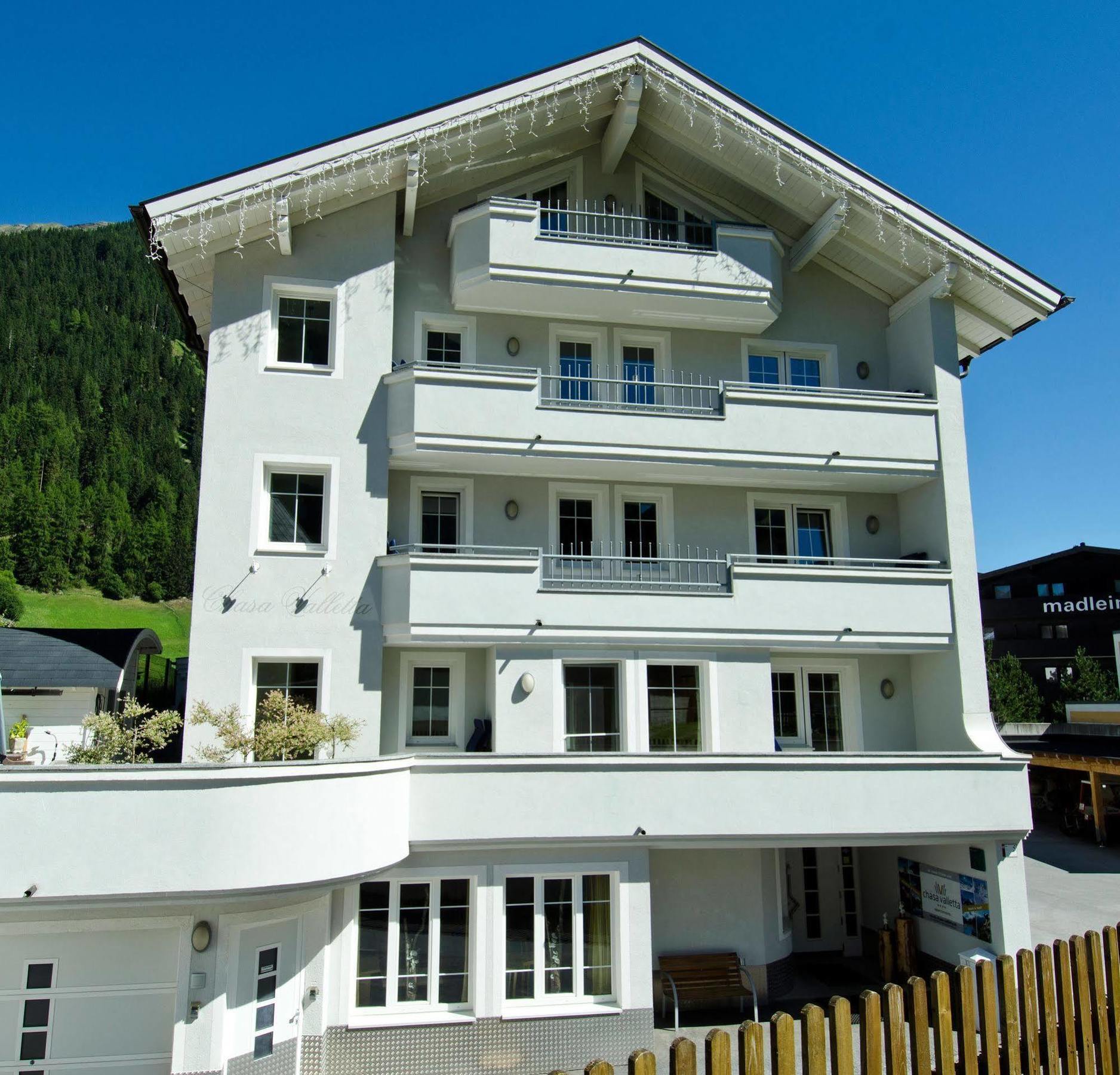 이스크글 Petit Madlein B&B 외부 사진